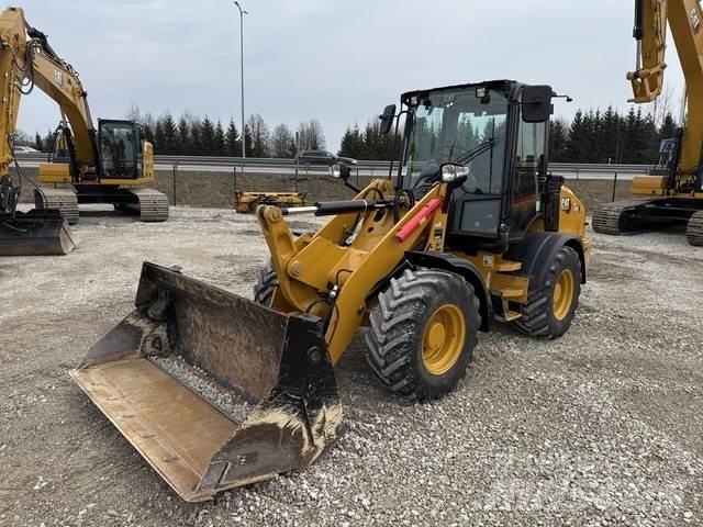 CAT 908 Фронтальні навантажувачі