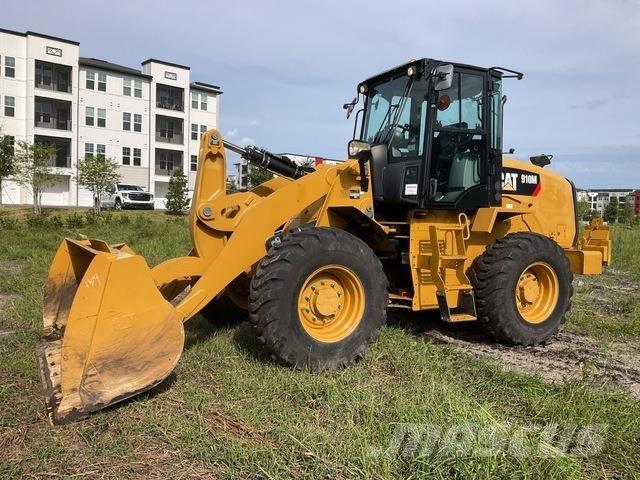 CAT 910M Фронтальні навантажувачі