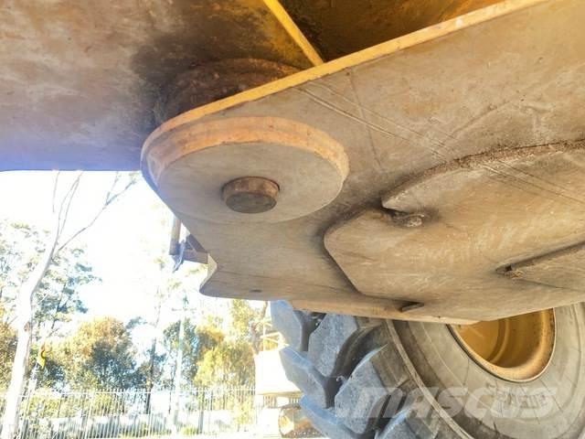 CAT 924H Фронтальні навантажувачі