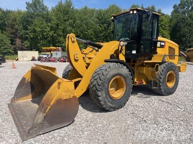CAT 926M Фронтальні навантажувачі