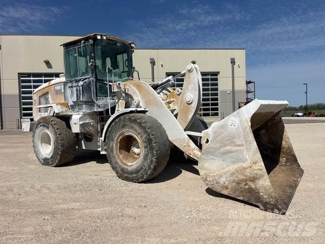 CAT 926M Фронтальні навантажувачі