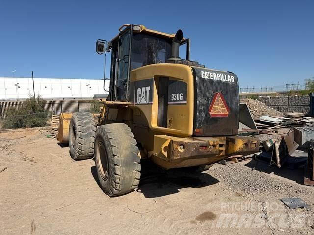 CAT 930G Фронтальні навантажувачі