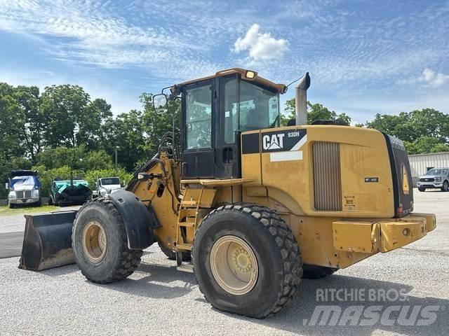 CAT 930H Фронтальні навантажувачі