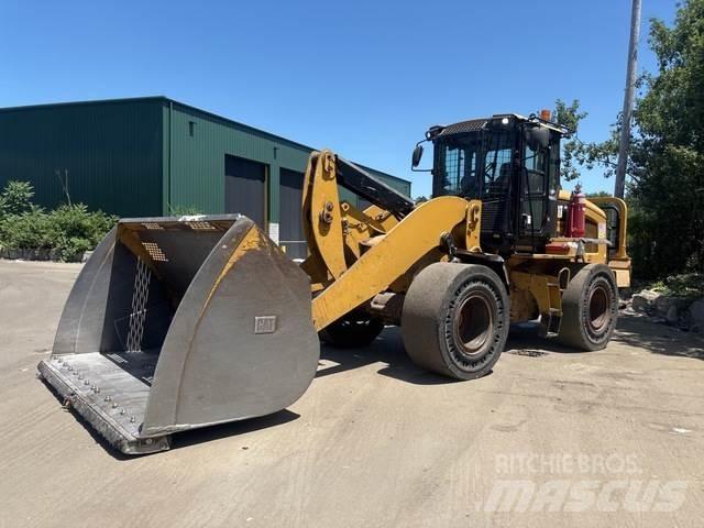 CAT 930K Фронтальні навантажувачі