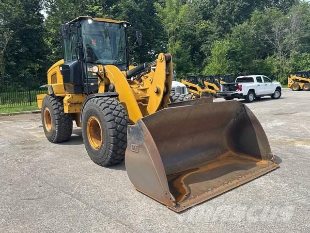 CAT 930M Фронтальні навантажувачі