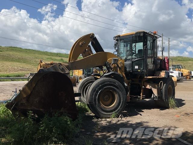 CAT 930M Фронтальні навантажувачі