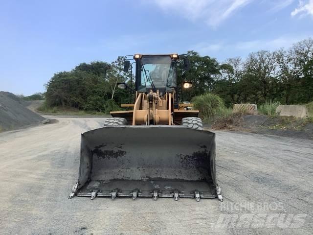 CAT 938H Фронтальні навантажувачі