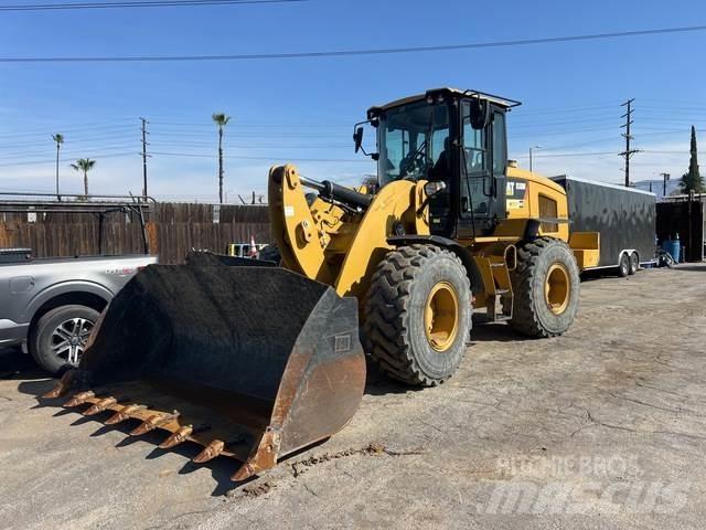 CAT 938M Фронтальні навантажувачі
