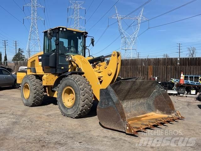 CAT 938M Фронтальні навантажувачі