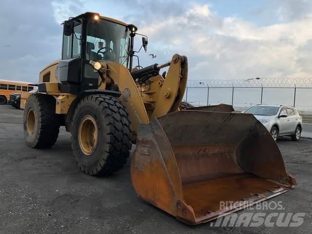 CAT 938M Фронтальні навантажувачі