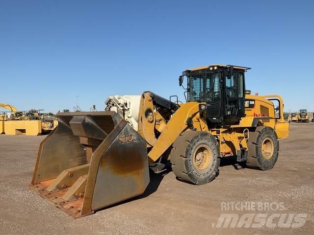 CAT 938M Фронтальні навантажувачі