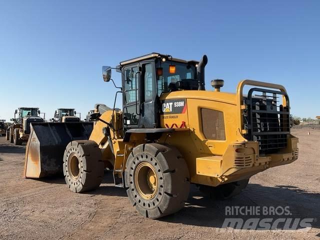 CAT 938M Фронтальні навантажувачі