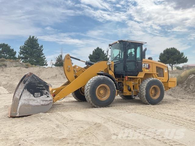 CAT 938M Фронтальні навантажувачі