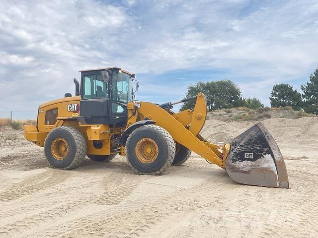 CAT 938M Фронтальні навантажувачі