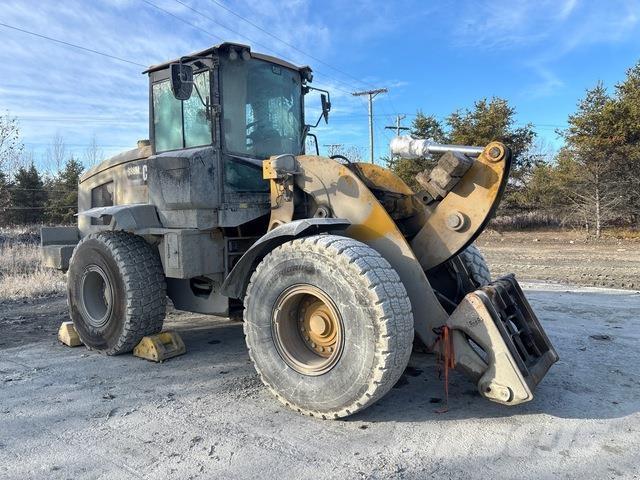 CAT 938M Фронтальні навантажувачі