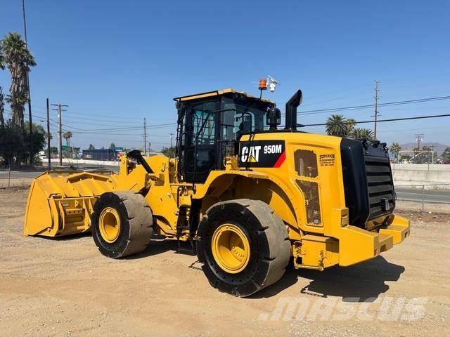 CAT 950M Фронтальні навантажувачі
