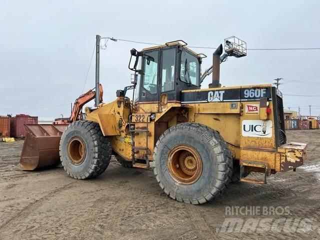 CAT 960F Фронтальні навантажувачі