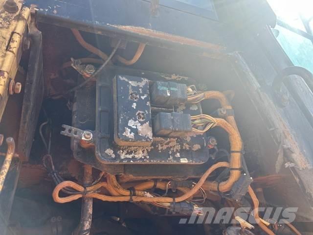 CAT 963C Гусеничні вантажники