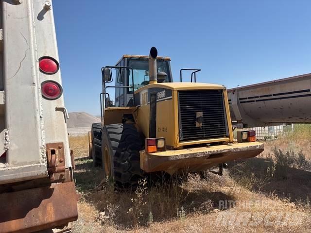 CAT 966G Фронтальні навантажувачі