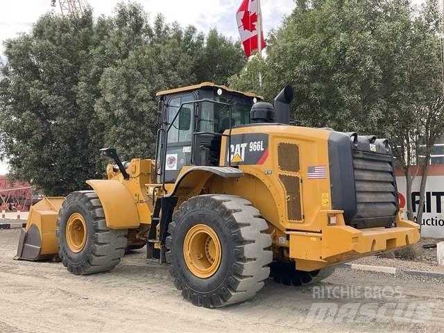 CAT 966L Фронтальні навантажувачі