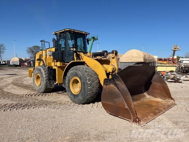 CAT 966M Фронтальні навантажувачі