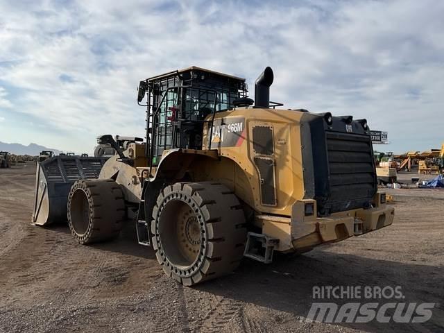 CAT 966M Фронтальні навантажувачі