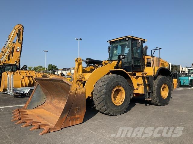 CAT 966M Фронтальні навантажувачі