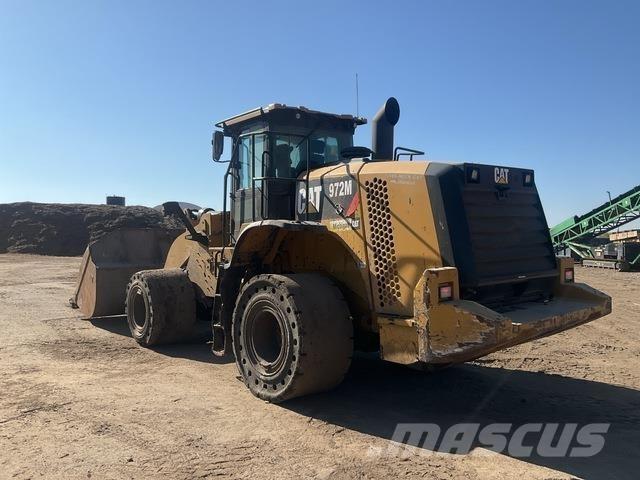CAT 972M Фронтальні навантажувачі