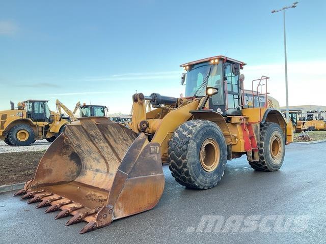 CAT 972M XE Фронтальні навантажувачі