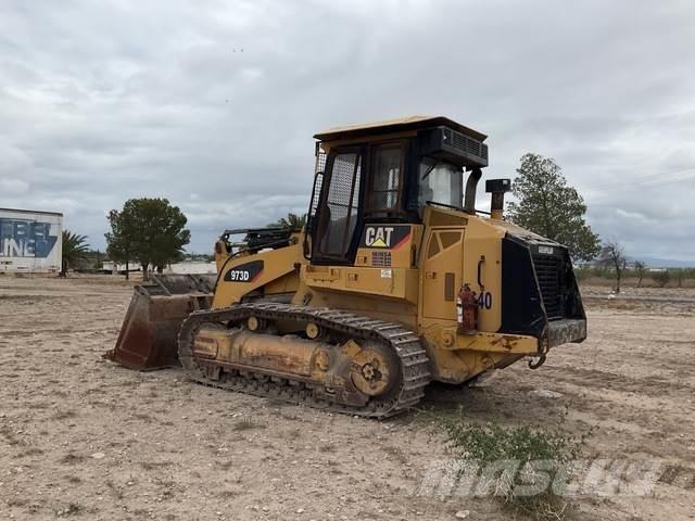 CAT 973D Гусеничні вантажники