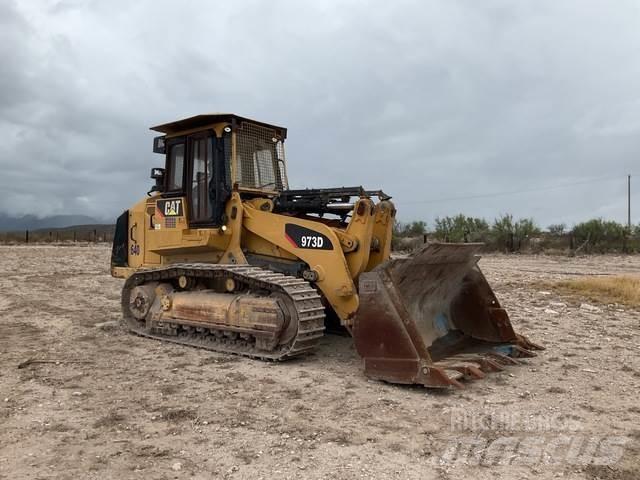 CAT 973D Гусеничні вантажники