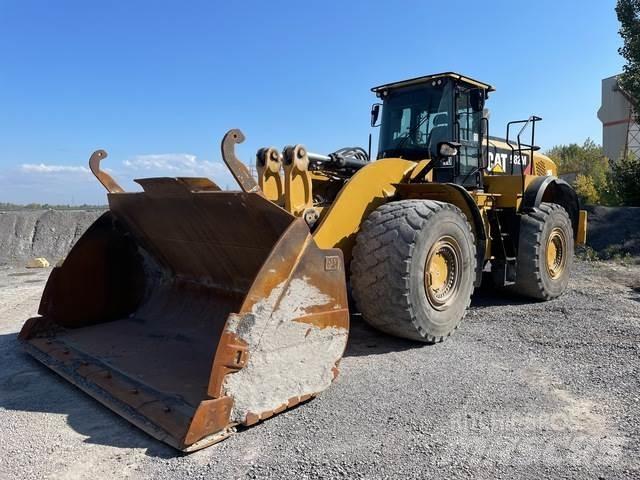 CAT 982M Фронтальні навантажувачі