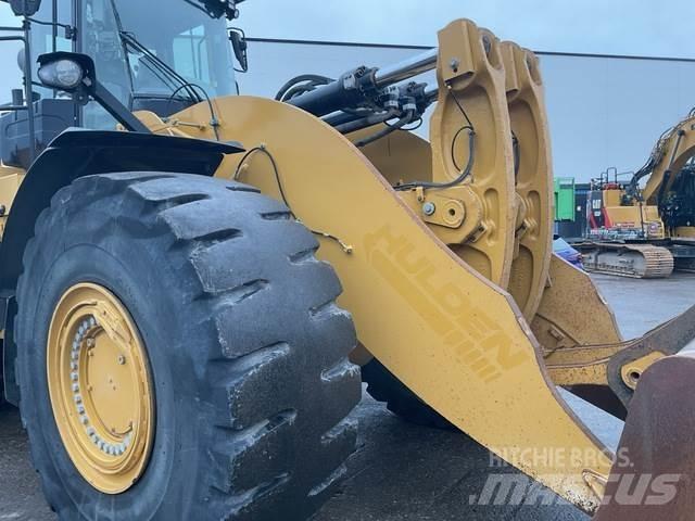 CAT 982M Фронтальні навантажувачі
