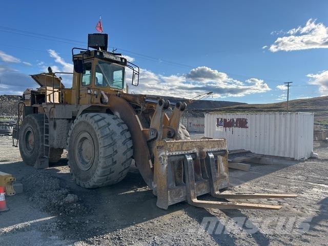 CAT 988F Фронтальні навантажувачі