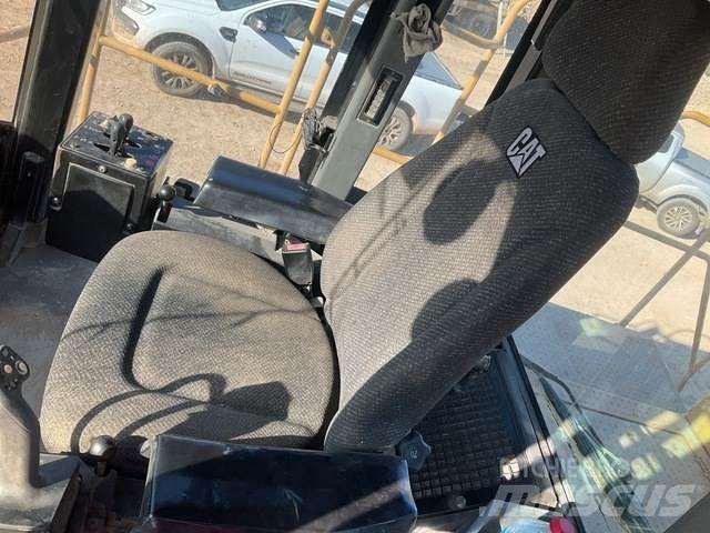CAT 988G Фронтальні навантажувачі