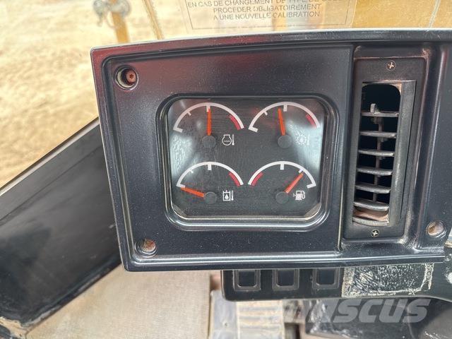 CAT 988G Фронтальні навантажувачі