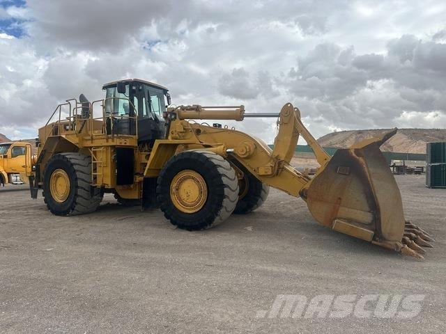 CAT 988H Фронтальні навантажувачі