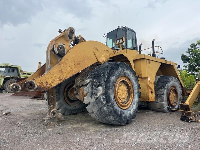 CAT 990 Фронтальні навантажувачі