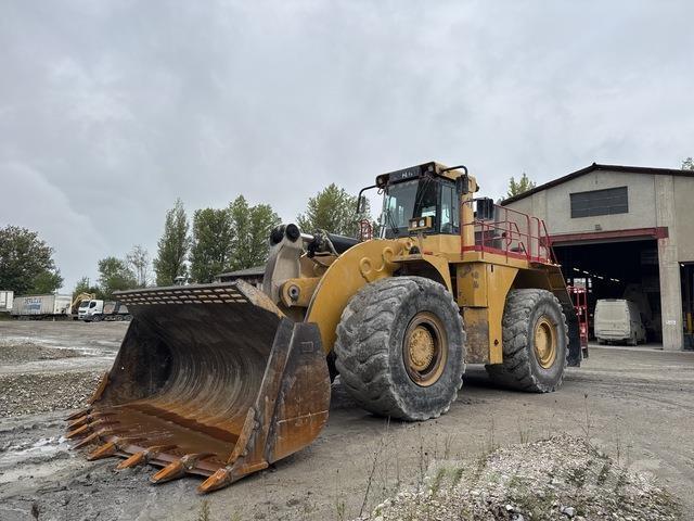 CAT 990 Фронтальні навантажувачі