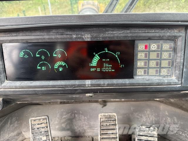 CAT 990 Фронтальні навантажувачі