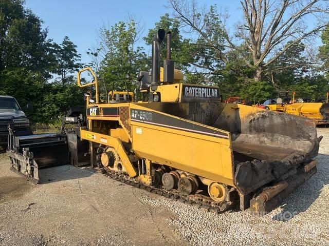 CAT AP-650B Асфальтовкладачі