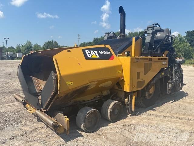 CAT AP1000F Асфальтовкладачі