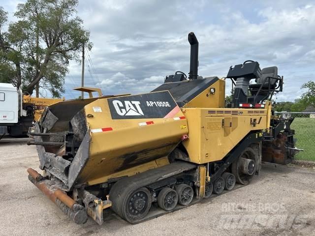 CAT AP1055E Асфальтовкладачі
