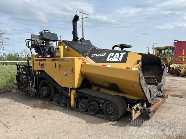 CAT AP1055E Асфальтовкладачі