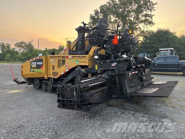 CAT AP1055F Асфальтовкладачі