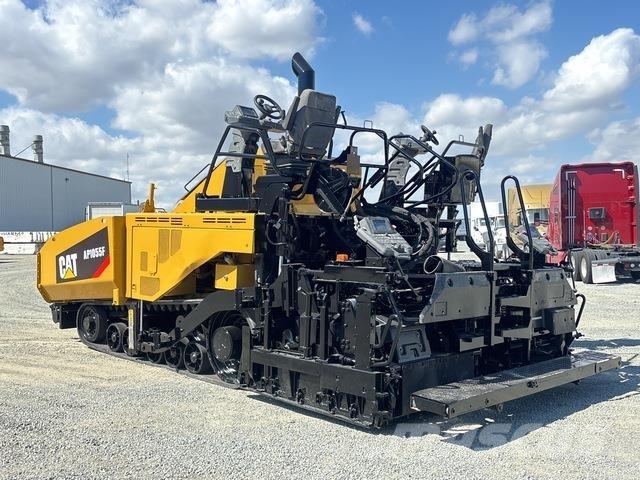 CAT AP1055F Асфальтовкладачі