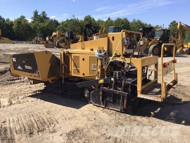 CAT AP255E Асфальтовкладачі
