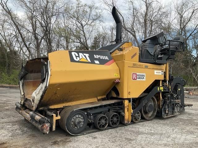 CAT AP555E Асфальтовкладачі