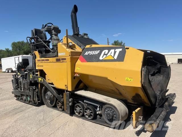 CAT AP555F Асфальтовкладачі
