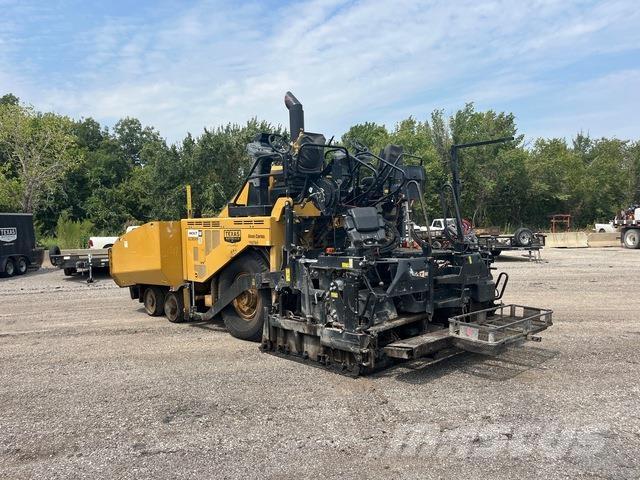 CAT AP600F Асфальтовкладачі